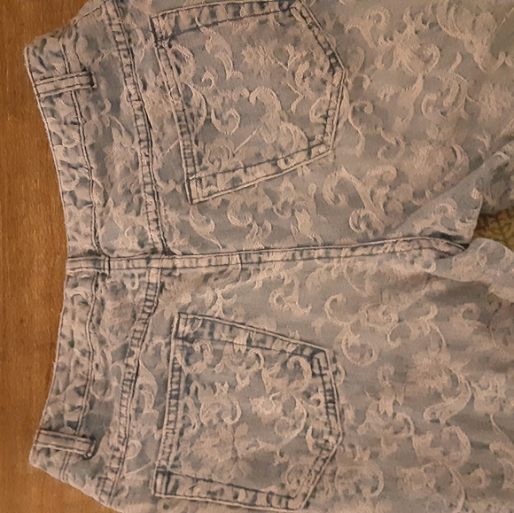 Vintage High Waisted Jeans with fun pattern - Picture 7 of 7